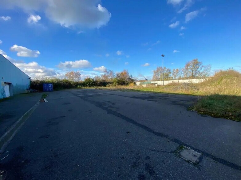Industriel/Logistique dans Dunkerque à vendre - Photo de l’immeuble – Image 2 sur 7