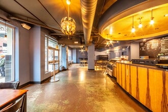 2929 1st Ave, Seattle, WA à louer Photo de l’immeuble– Image 1 sur 8