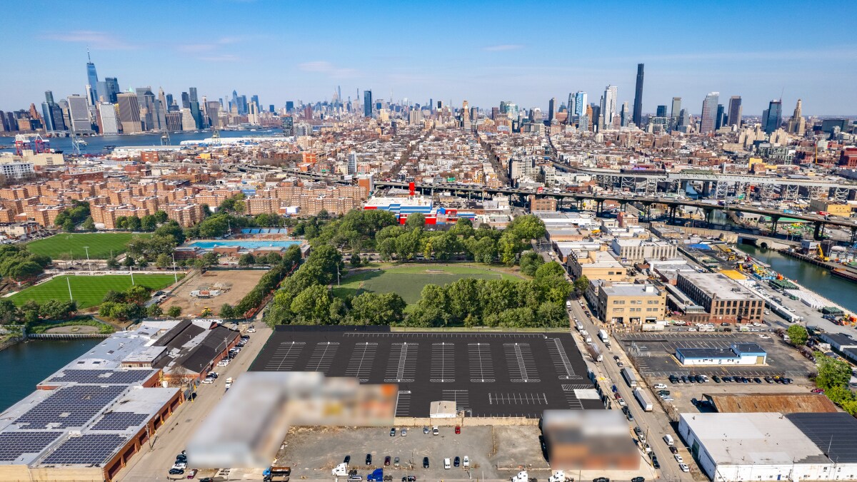 688 Court St, Brooklyn, NY à louer Photo principale– Image 1 sur 4