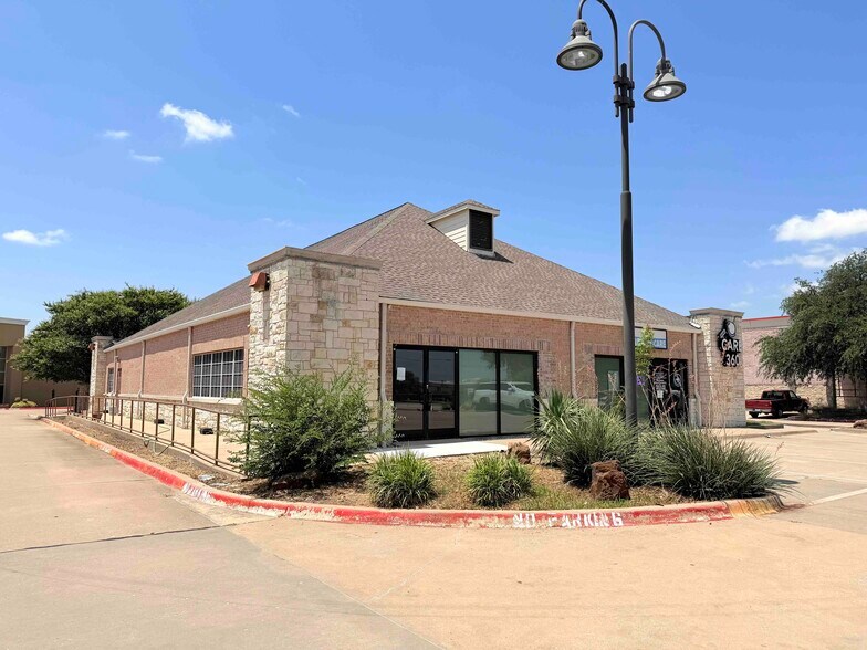 9229 Lebanon Rd, Frisco, TX à louer - Photo de l’immeuble – Image 3 sur 6