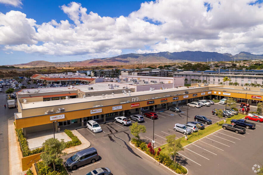 94-226 Leoku St, Waipahu, HI à louer - Photo de l’immeuble – Image 2 sur 5