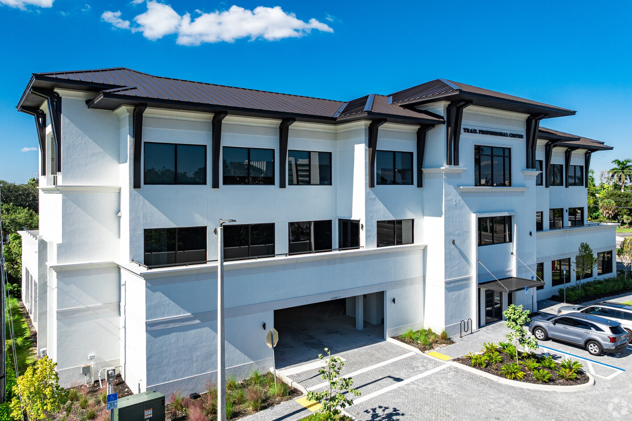 3080 Tamiami Trl E, Naples, FL à louer Photo principale– Image 1 sur 40