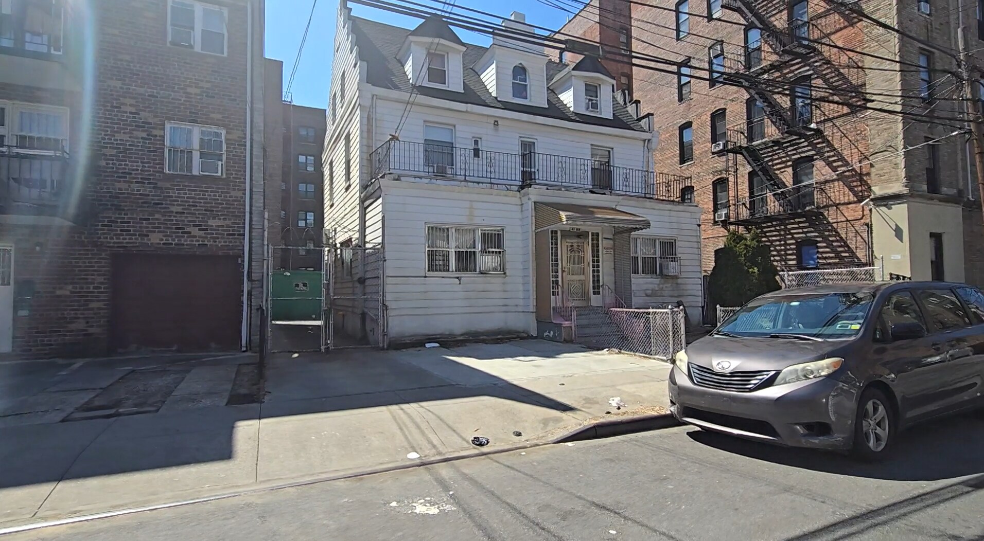 4168 Gleane St, Elmhurst, NY à vendre Photo principale– Image 1 sur 22