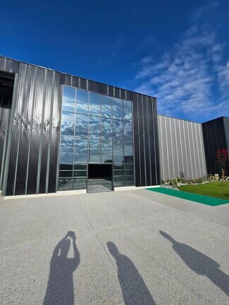 Plus de détails pour Local commercial à louer