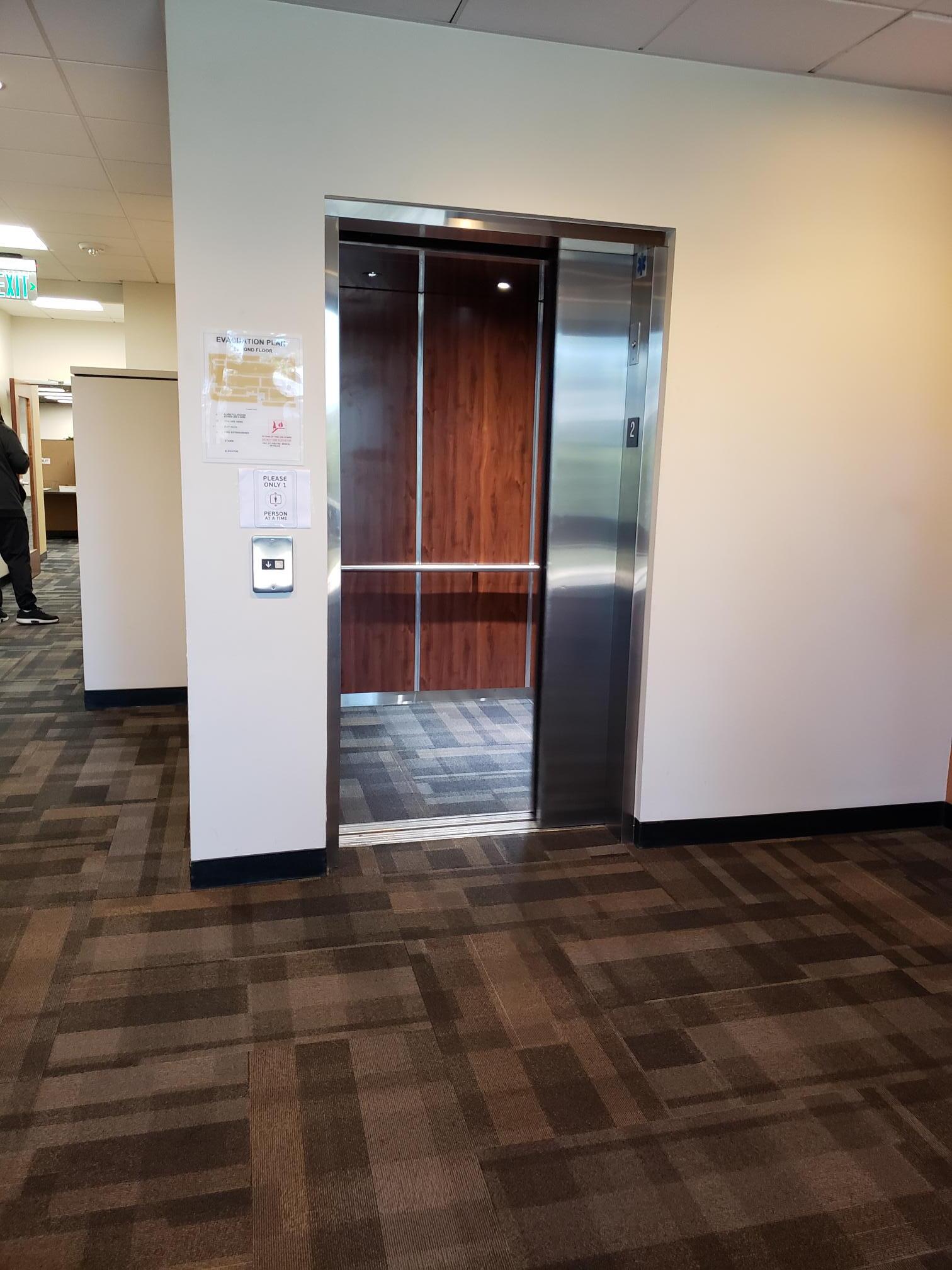 21540-21622 Plummer St, Chatsworth, CA à louer Photo intérieure– Image 1 sur 10