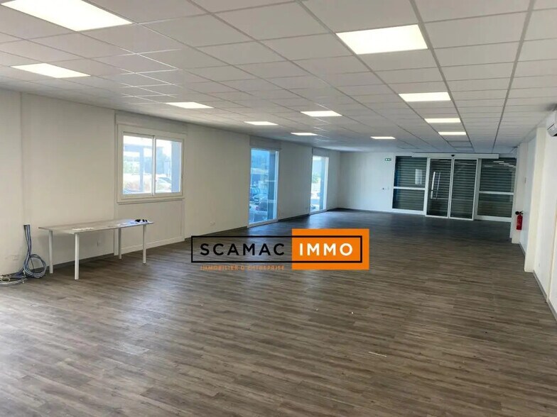 Local d’activités dans La Garde à louer - Photo intérieure – Image 3 sur 5