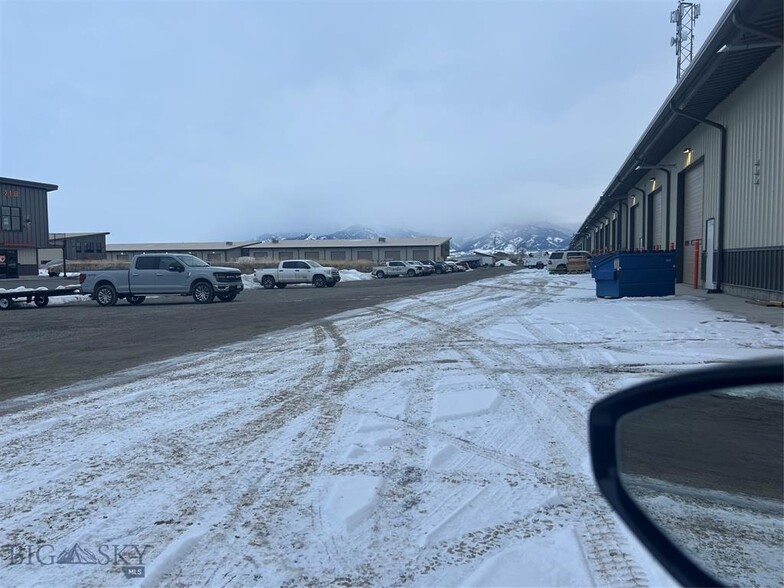 119 Gold Miner Ln, Belgrade, MT à louer - Photo de l’immeuble – Image 3 sur 15