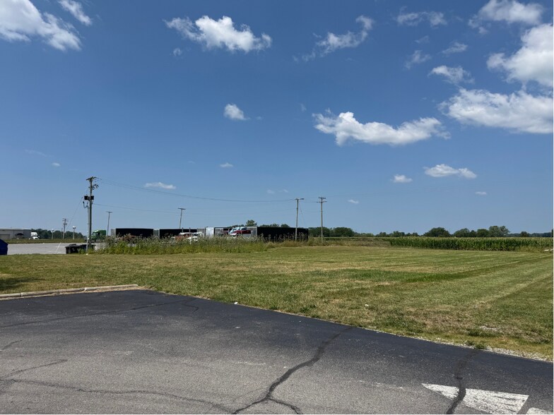 521 W Main St, Butler, IN à vendre - Photo de l’immeuble – Image 3 sur 7