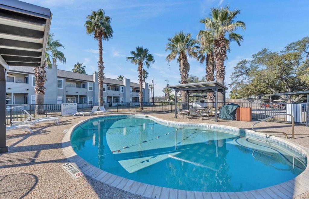 604 Highcrest Dr, Marble Falls, TX à vendre Photo principale– Image 1 sur 31