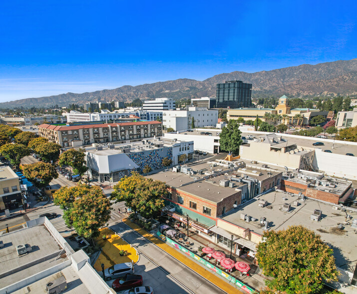 130-140 N San Fernando Blvd, Burbank, CA à louer - Photo de l’immeuble – Image 1 sur 16