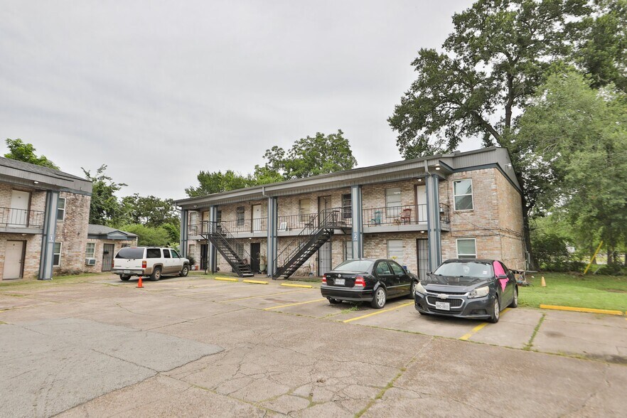 8210 Shady Dr, Houston, TX à vendre - Photo de l’immeuble – Image 3 sur 26