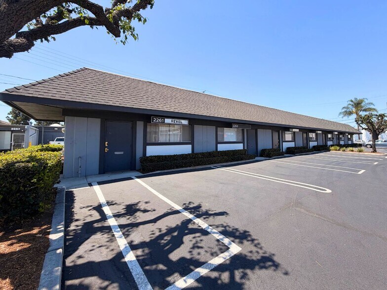 2227-2229 S Wright St, Santa Ana, CA à louer - Photo de l’immeuble – Image 1 sur 11