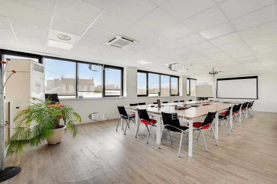 Bureau dans Gentilly à vendre - Photo de l’immeuble – Image 2 sur 13