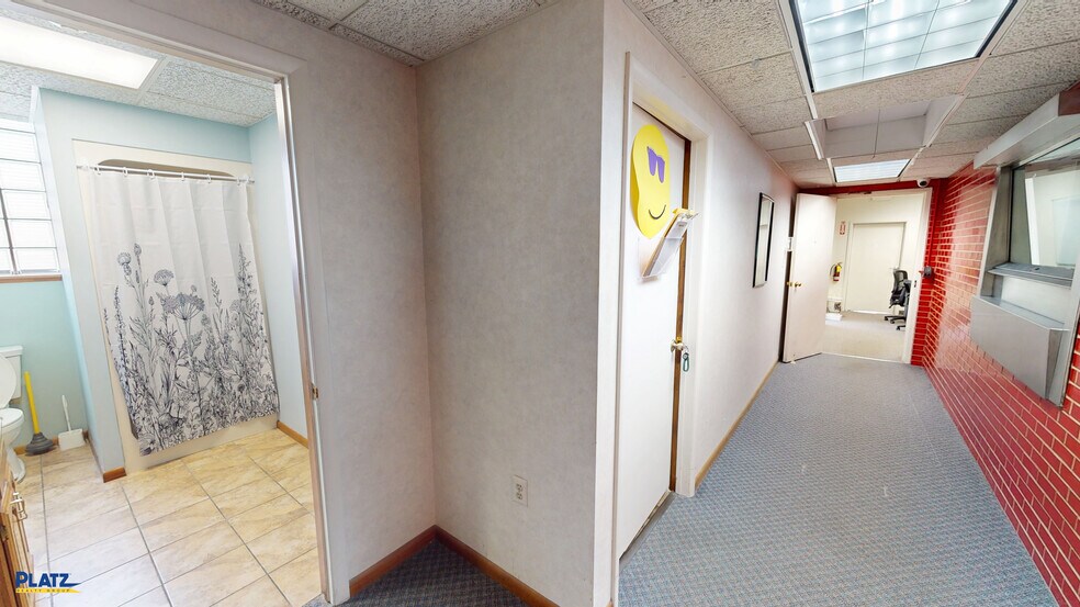 5956 Market St, Youngstown, OH à vendre - Photo de l’immeuble – Image 3 sur 12