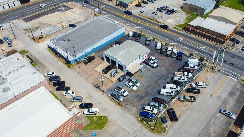 120 E Mulberry St, Angleton, TX à louer - Aérien – Image 1 sur 49