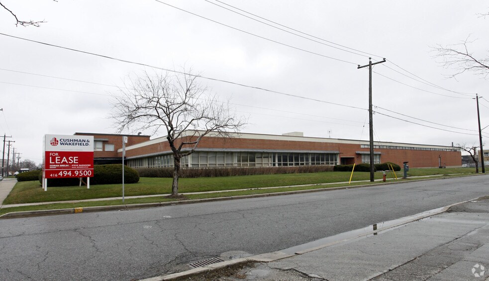 73-77 Samor Rd, Toronto, ON à louer - Photo de l’immeuble – Image 3 sur 6