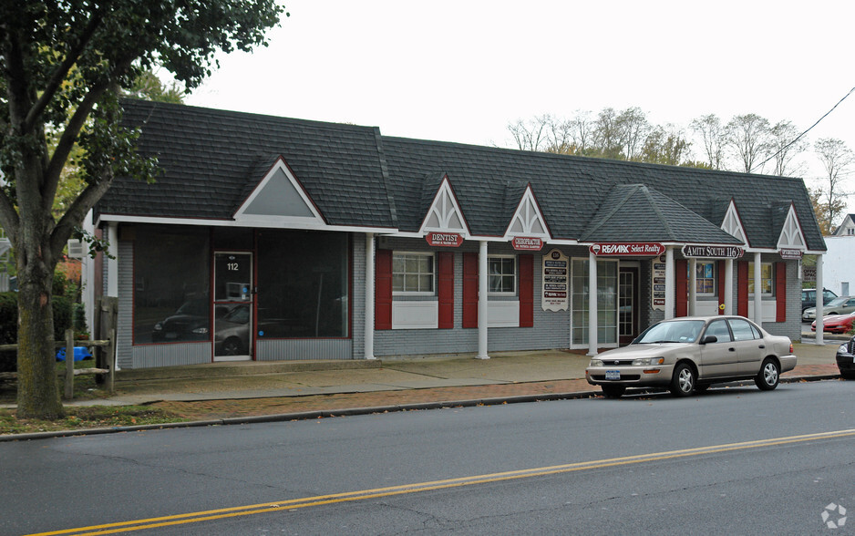116 Broadway, Amityville, NY à louer - Photo principale – Image 1 sur 22
