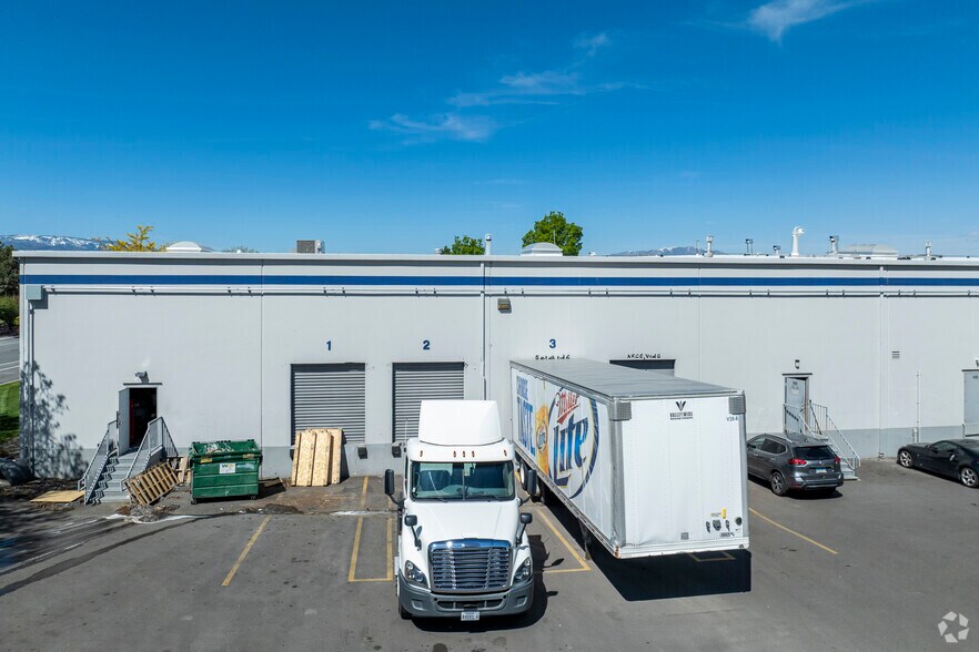 940-992 Spice Island Dr, Sparks, NV à louer - Photo de l’immeuble – Image 3 sur 5