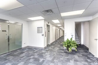 3678 W Oceanside Rd, Oceanside, NY à louer Photo intérieure– Image 2 sur 11