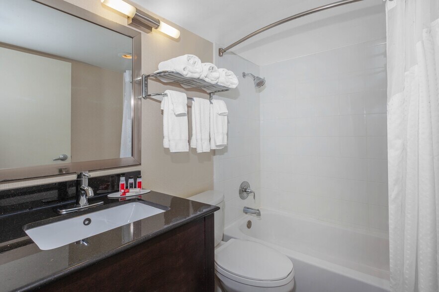 406 State Route 3, Plattsburgh, NY à vendre - Photo de l’immeuble – Image 3 sur 9