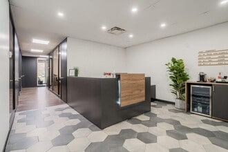 100 Rd Amherst, Beaconsfield, QC à louer Photo intérieure– Image 2 sur 7