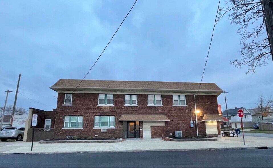 13501 Lakewood Heights Blvd, Cleveland, OH à vendre - Photo principale – Image 1 sur 1