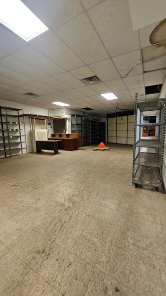 38-40 Newton Blvd, Freeport, NY à louer - Photo de l’immeuble – Image 3 sur 14