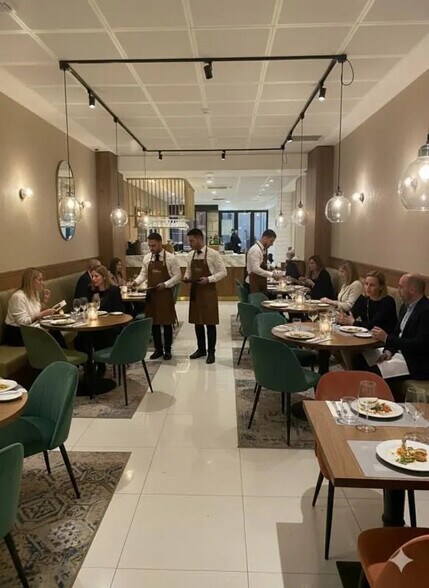 Local commercial dans Quimper à louer - Photo de l’immeuble – Image 2 sur 3