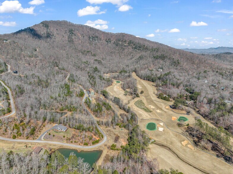 268 Wambli Pass, Lake Lure, NC à vendre - Photo de l’immeuble – Image 2 sur 46
