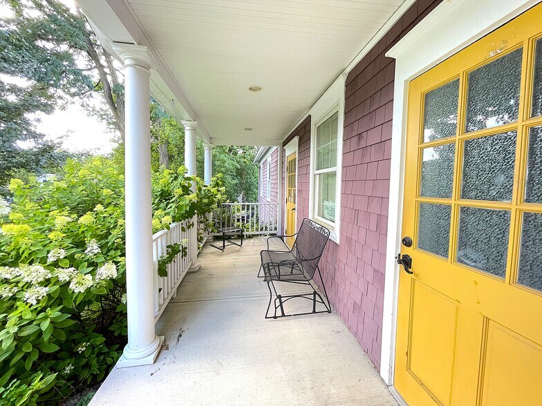 205 Brooklea Dr, Fayetteville, NY à vendre - Photo de l’immeuble – Image 3 sur 45