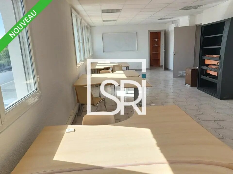 Bureau dans Cournon-d'Auvergne à louer Photo de l’immeuble– Image 1 sur 11