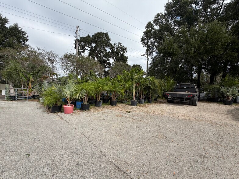 2404 Parsons Ave, Seffner, FL à vendre - Photo de l’immeuble – Image 2 sur 6