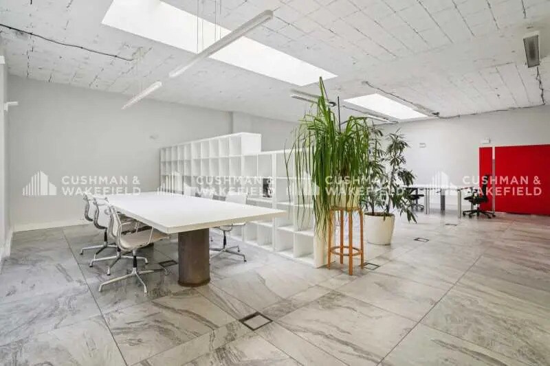 Bureau dans Levallois-Perret à louer - Photo de l’immeuble – Image 2 sur 8