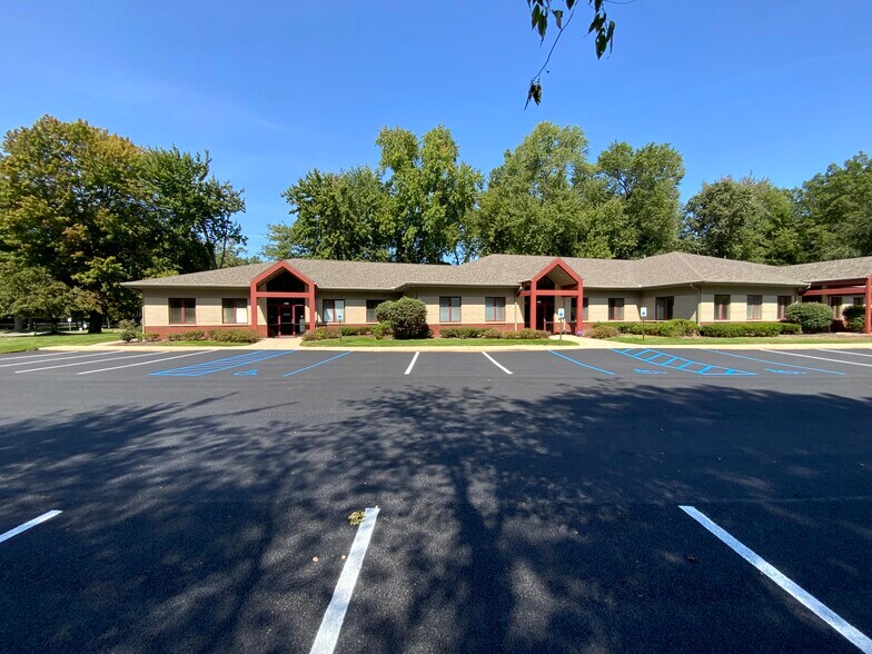 3436-3500 Granite Cir, Toledo, OH à vendre - Photo de l’immeuble – Image 2 sur 53