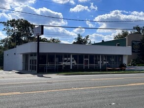 1746 E Silver Springs Blvd, Ocala, FL à louer Photo de l’immeuble– Image 2 sur 5