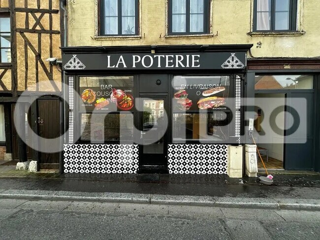 Plus de détails pour Local commercial à louer