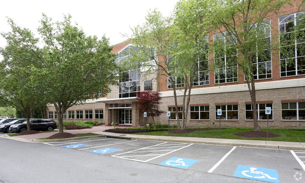 301 Concourse Blvd, Glen Allen, VA à louer - Photo de l’immeuble – Image 2 sur 10