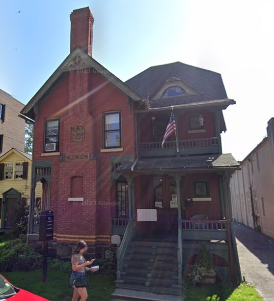 109 E Seneca St, Ithaca, NY à vendre Photo principale– Image 1 sur 2