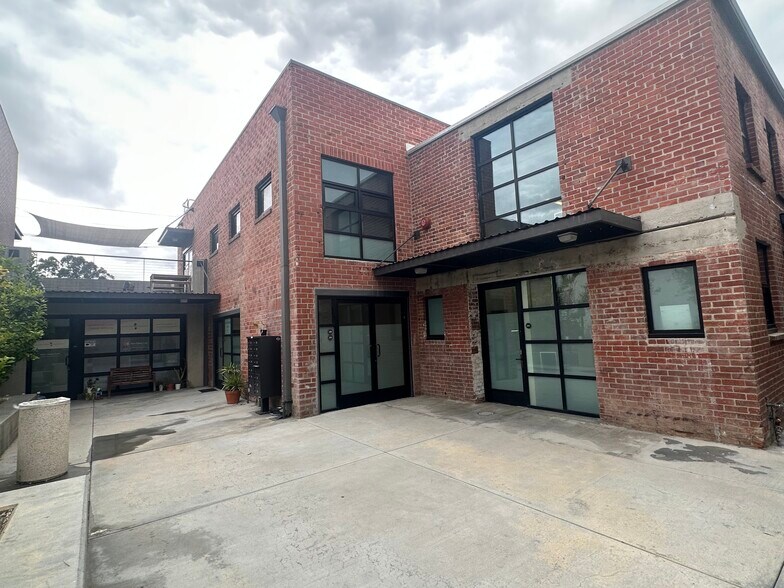 3273 Casitas Ave, Los Angeles, CA à louer - Photo de l’immeuble – Image 2 sur 13