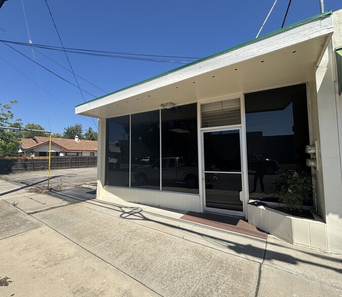 11 W 12th St, Tracy, CA à louer - Photo principale – Image 1 sur 16