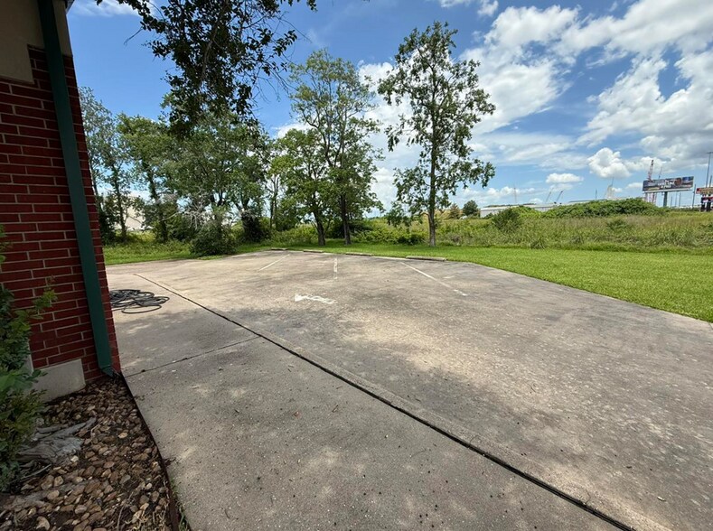 4909 Highway 69 S, Beaumont, TX à louer - Photo de l’immeuble – Image 3 sur 6