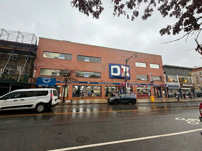5105-5111 5th Ave, Brooklyn, NY à louer - Photo de l’immeuble – Image 1 sur 3
