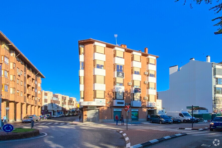 Plaza Egido de la Fuente, 1, Pinto, Madrid à louer - Photo de l’immeuble – Image 2 sur 3