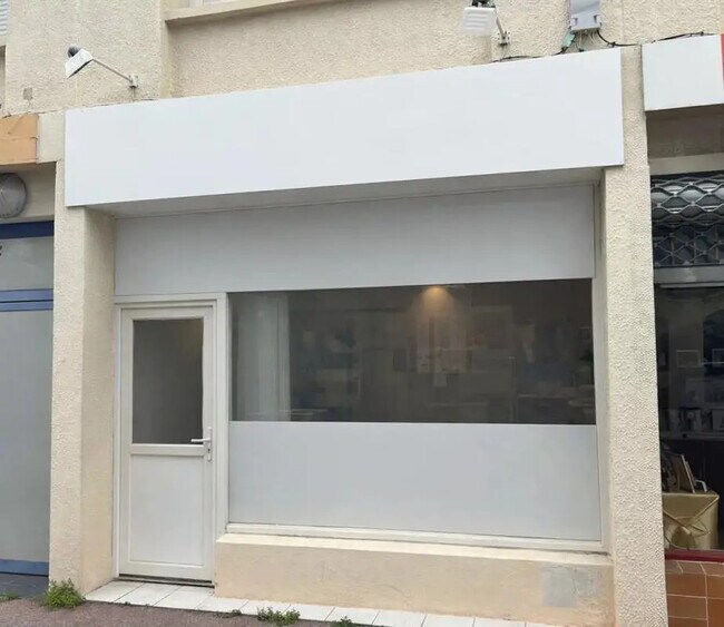 Plus de détails pour Local commercial à vendre