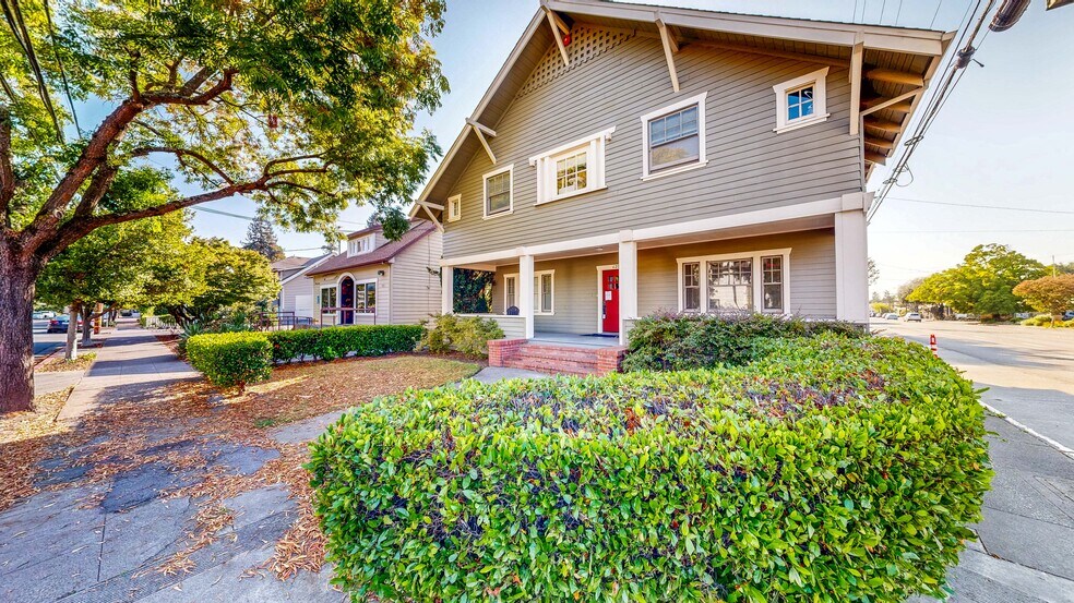 625 Humboldt St, Santa Rosa, CA à vendre - Photo de l’immeuble – Image 1 sur 15