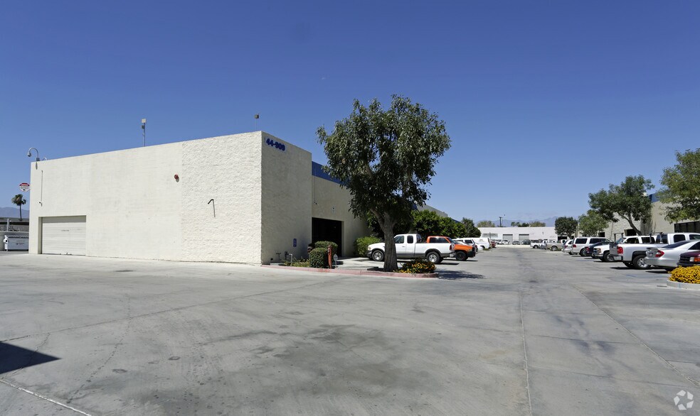 44909 Golf Center Pky, Indio, CA à louer - Photo de l’immeuble – Image 3 sur 4