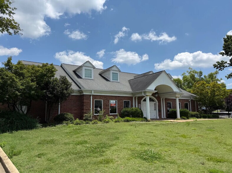 118 N E Main St, Simpsonville, SC à louer - Photo de l’immeuble – Image 2 sur 4