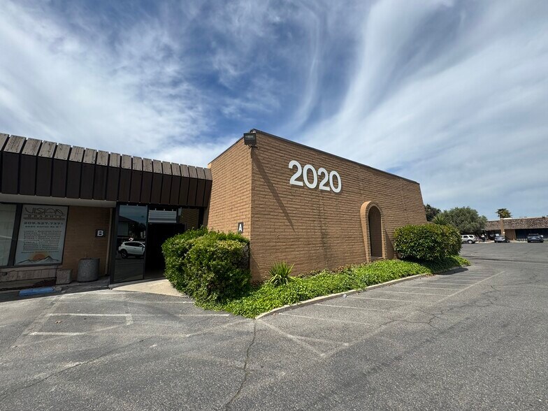 2020 Coffee Rd, Modesto, CA à vendre - Photo de l’immeuble – Image 3 sur 10