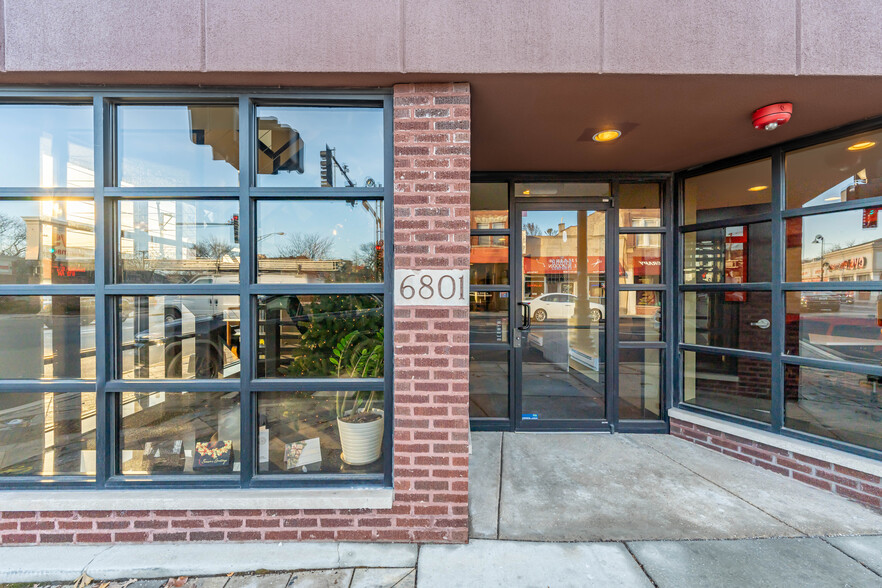 6801 Roosevelt Rd, Berwyn, IL à louer - Photo de l’immeuble – Image 3 sur 52