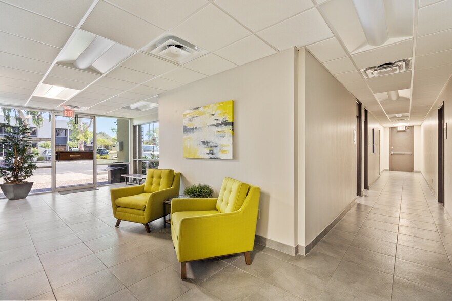 8686-8806 N Central Ave, Phoenix, AZ à louer - Photo intérieure – Image 2 sur 7